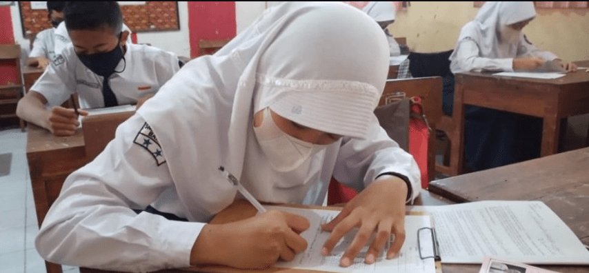 Soal Dan Kunci Jawaban UTS Bahasa Sunda Kelas 7 Semester 1